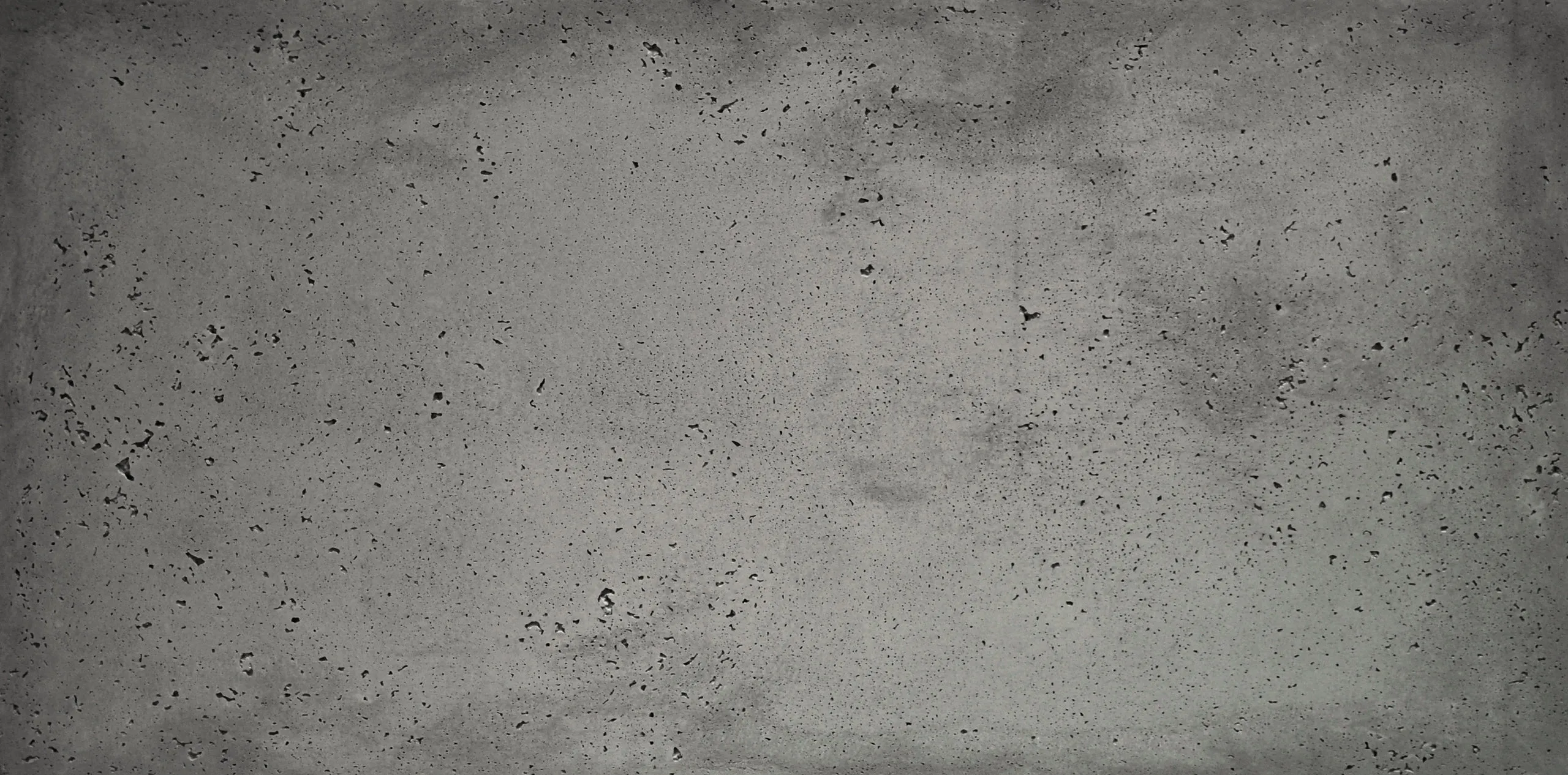 ConcreAte Ash — ciemnoszary beton na ścianę