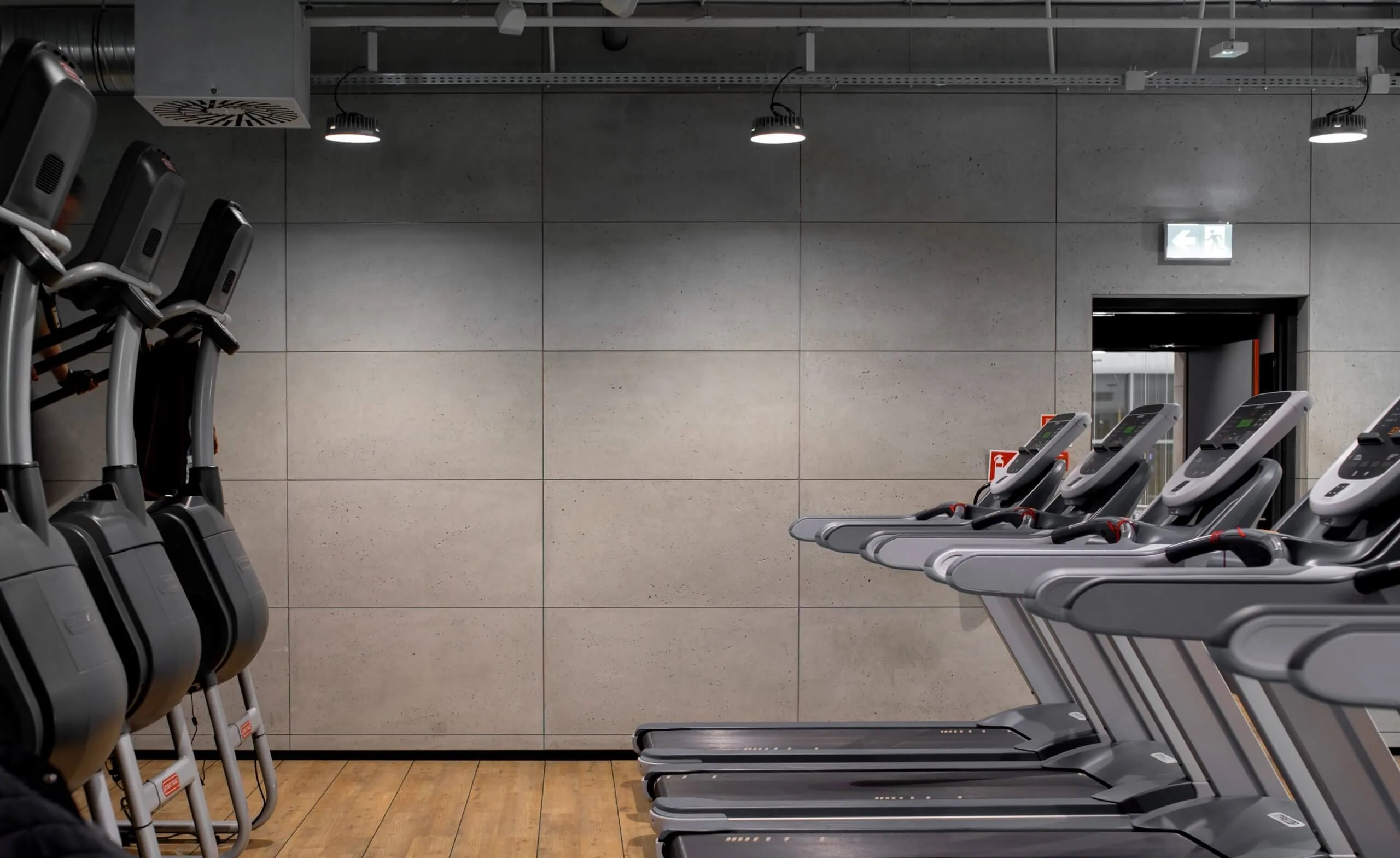 ConcreAte decorative concrete — project McFit Wrocław