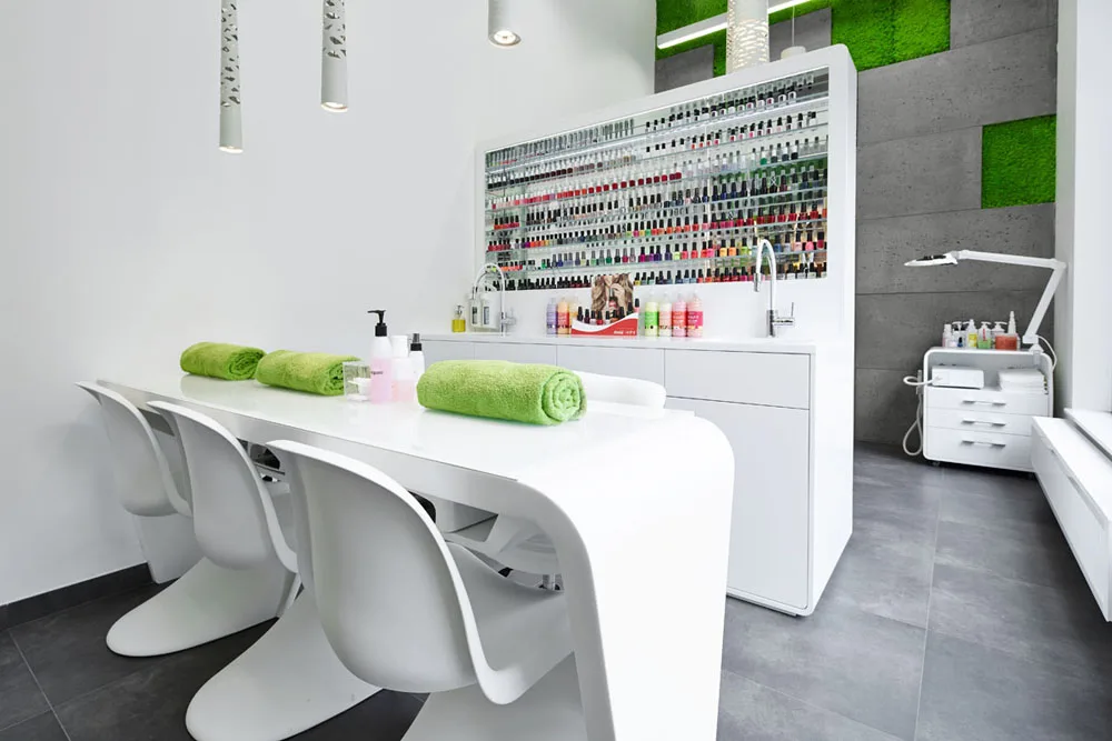 ConcreAte dekorativer Beton — Projekt Moss / Kraków