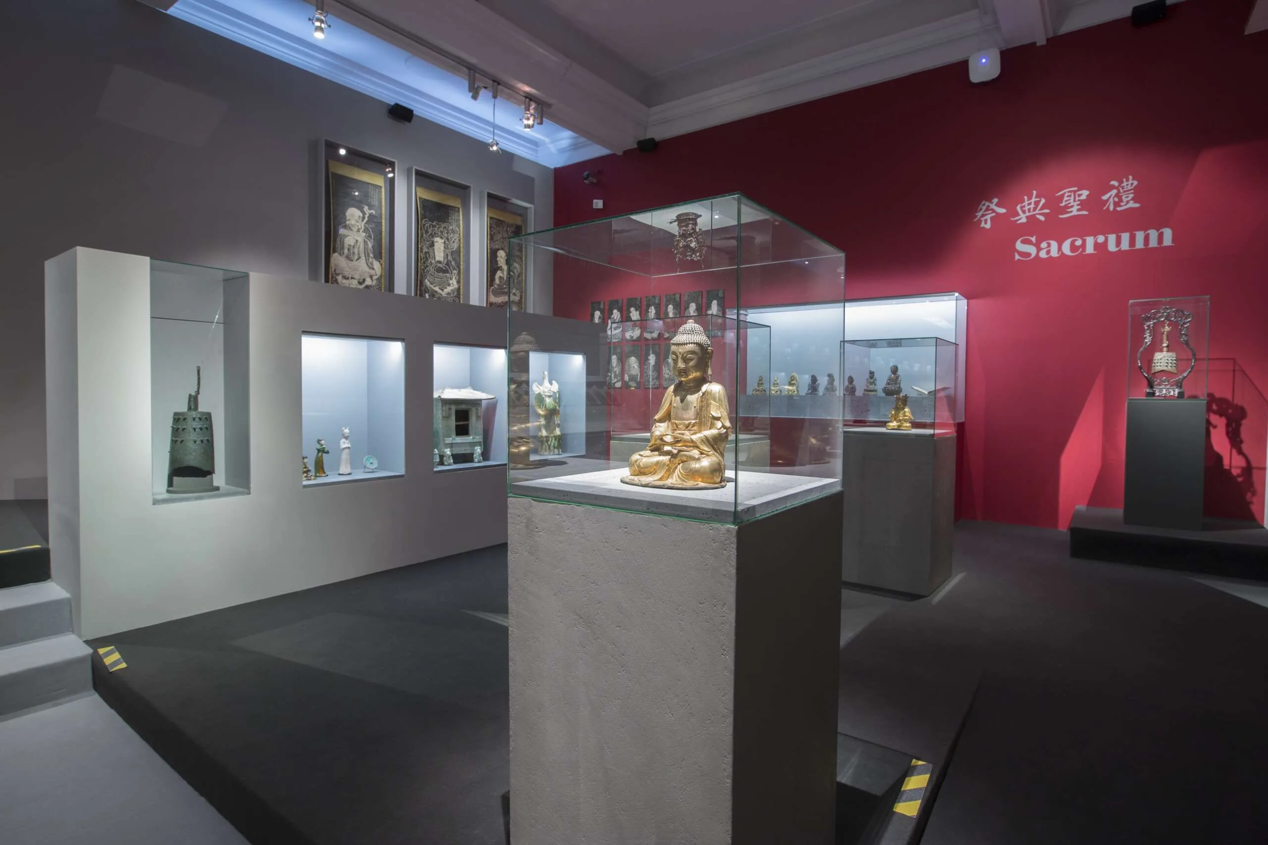 Architectural concrete — museum Muzeum Narodowe: W przestrzeni Smoka / Kraków