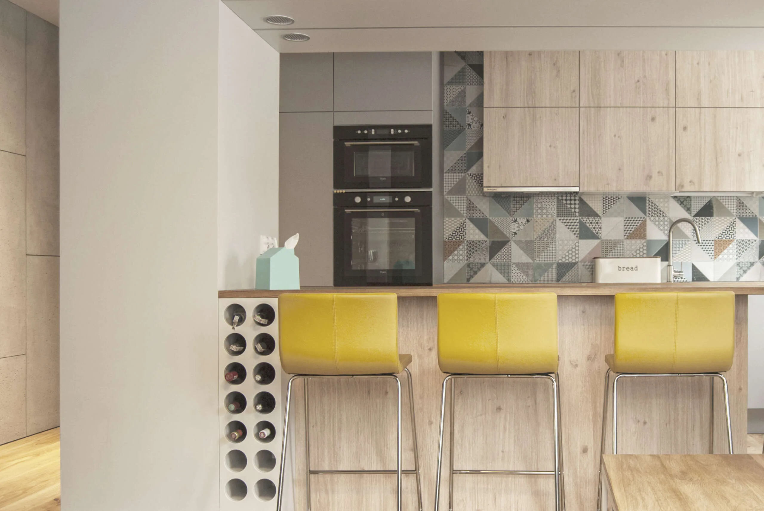 Wände aus Architekturbeton concreAte common Standardmaße 120x60 — Perla Verona mieszkanie prywatne / Kraków