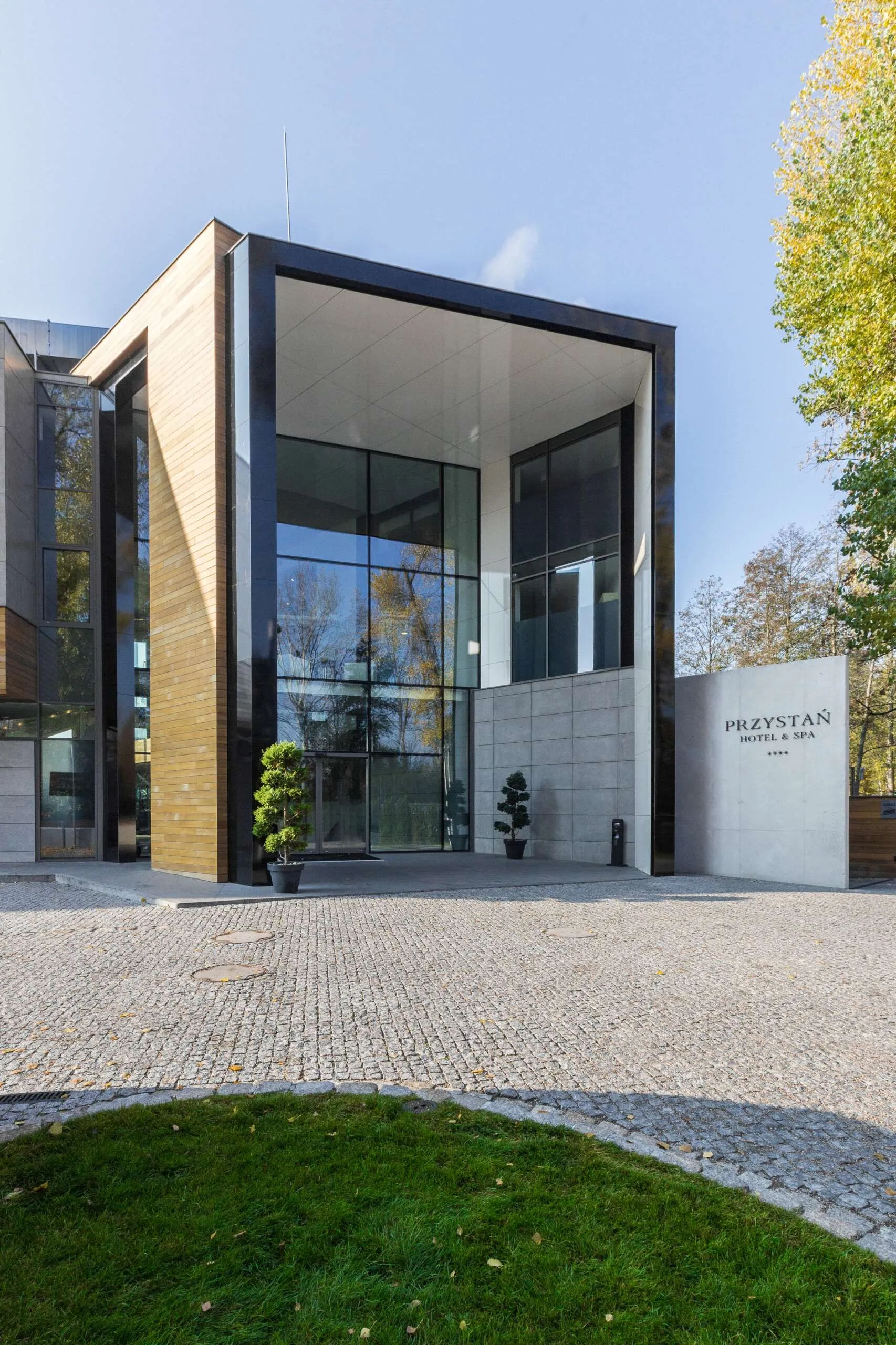 Concrete panels concreAte common — hotel Olsztyn